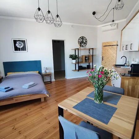Apartamenty W Scislym Centrum Kupiecka-Drzewna Zelená Hora Exteriér fotografie